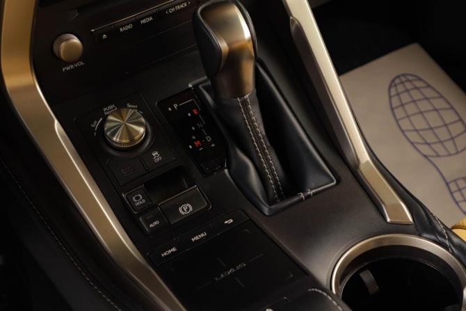 Lexus NX I Рестайлинг с пробегом 2019 года, цена 4 049 000 рублей, 94100 км, внедорожник, Автокод Объявления