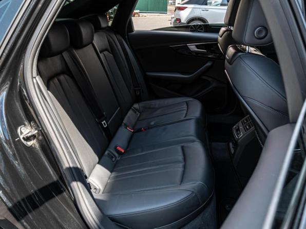 Audi A4 V (B9) Рестайлинг с пробегом 2021 года, цена 4 370 000 рублей, 96682 км, седан, Автокод Объявления