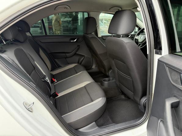 Skoda Rapid I с пробегом 2017 года, цена 785 000 рублей, 235188 км, лифтбек, Автокод Объявления