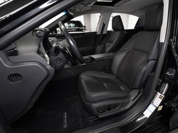 Lexus ES VII с пробегом 2021 года, цена 4 200 000 рублей, 59939 км, седан, Автокод Объявления
