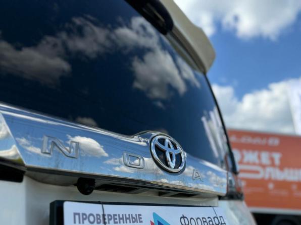 Toyota Noah III (R80) Рестайлинг с пробегом 2019 года, цена 2 999 000 рублей, 94163 км, минивэн, Автокод Объявления