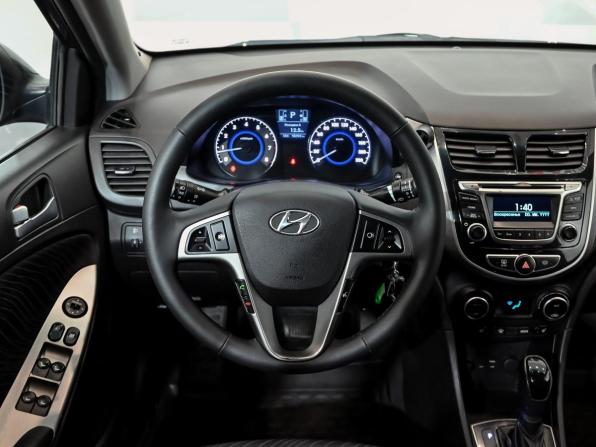 Hyundai Solaris I Рестайлинг с пробегом 2015 года, цена 990 000 рублей, 98292 км, седан, Автокод Объявления