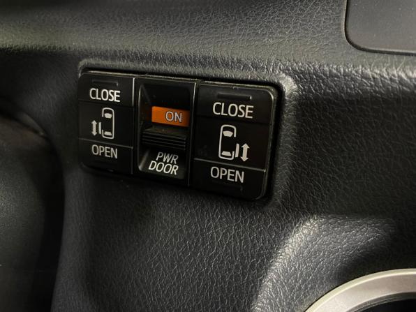 Toyota Sienta II с пробегом 2017 года, цена 1 420 000 рублей, 81000 км, минивэн, Автокод Объявления