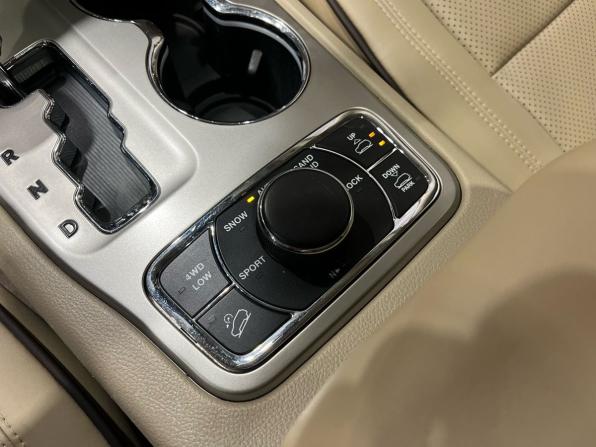 Jeep Grand Cherokee IV (WK2) с пробегом 2011 года, цена 1 545 000 рублей, 278461 км, внедорожник, Автокод Объявления