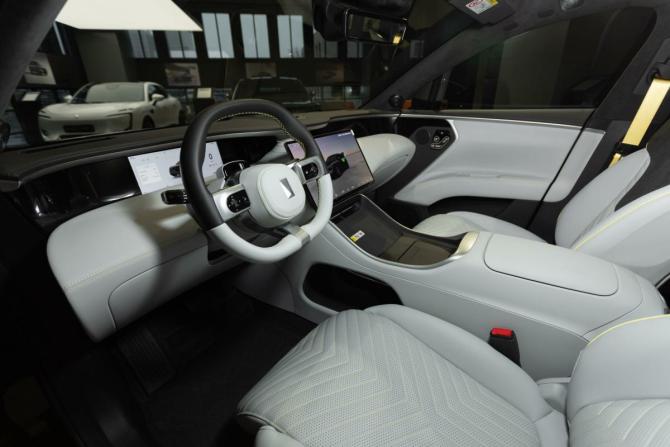 Новый Avatr 11 I 2025 года, цена 7 990 000 рублей, внедорожник, Автокод Объявления
