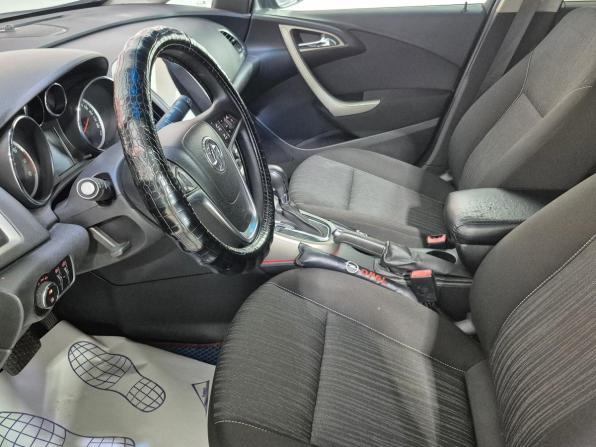 Opel Astra J с пробегом 2010 года, цена 710 000 рублей, 170000 км, хэтчбек, Автокод Объявления