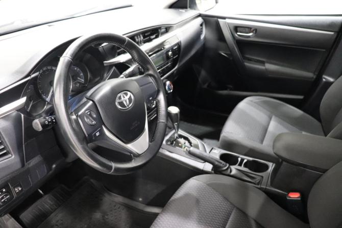 Toyota Corolla XI (E160 E170 E180) с пробегом 2015 года, цена 1 355 000 рублей, 140356 км, седан, Автокод Объявления
