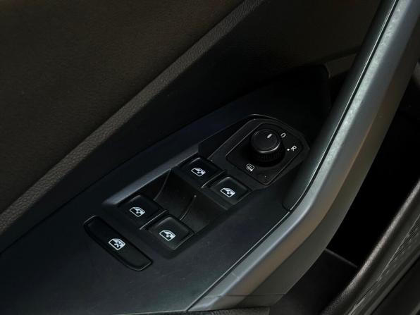 Volkswagen Jetta VII с пробегом 2019 года, цена 1 678 500 рублей, 104184 км, седан, Автокод Объявления