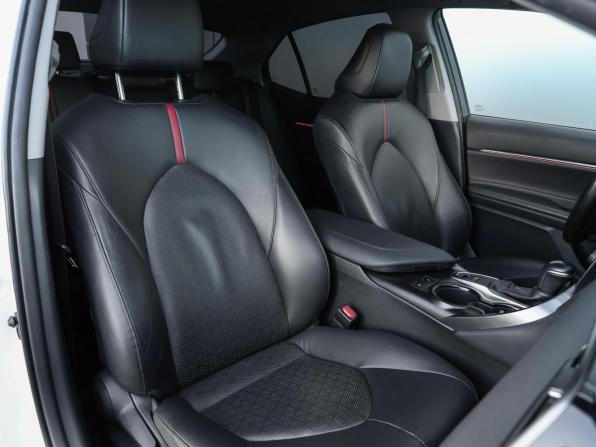 Toyota Camry VIII (XV70) Рестайлинг с пробегом 2021 года, цена 3 149 000 рублей, 88821 км, седан, Автокод Объявления