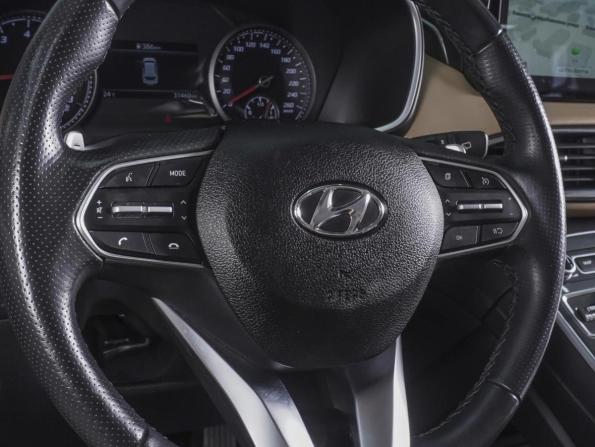 Hyundai Santa Fe IV Рестайлинг с пробегом 2023 года, цена 4 570 000 рублей, 31460 км, внедорожник, Автокод Объявления