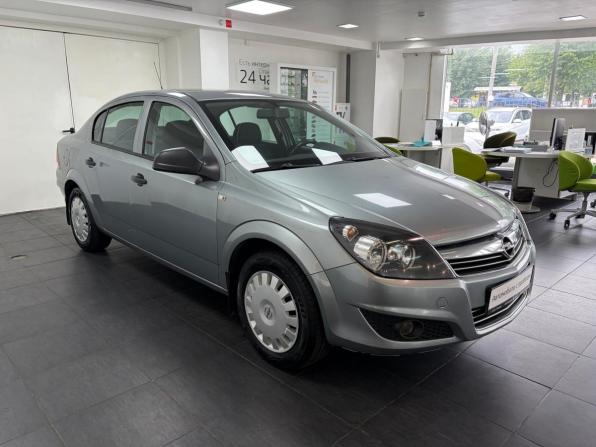 Opel Astra H Рестайлинг с пробегом 2012 года, цена 648 000 рублей, 125485 км, седан, Автокод Объявления