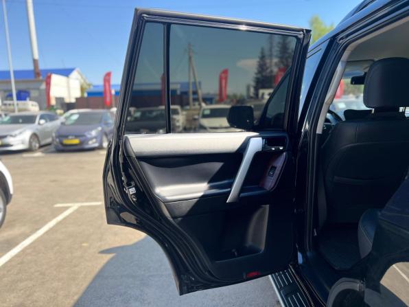 Toyota Land Cruiser Prado 150 Series Рестайлинг 2 с пробегом 2017 года, цена 4 000 000 рублей, 151464 км, внедорожник, Автокод Объявления