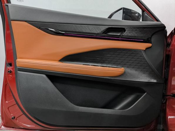 Changan UNI-V I с пробегом 2023 года, цена 2 180 000 рублей, 22077 км, лифтбек, Автокод Объявления