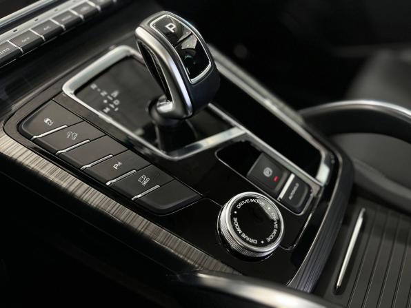 Geely Atlas Pro с пробегом 2023 года, цена 2 359 900 рублей, 28469 км, внедорожник, Автокод Объявления