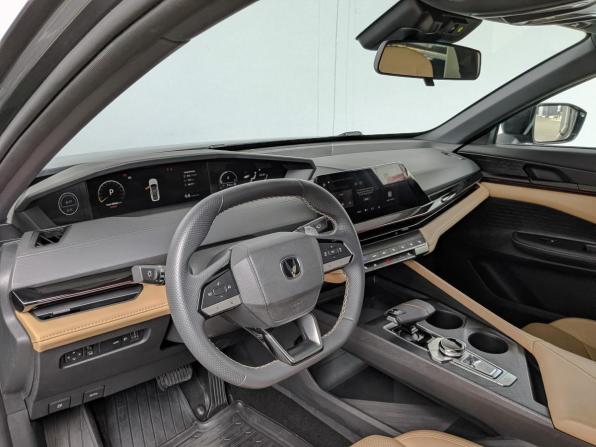 Changan UNI-V I с пробегом 2023 года, цена 2 150 000 рублей, 48403 км, лифтбек, Автокод Объявления
