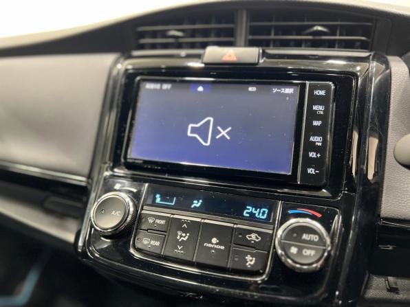 Toyota Corolla XI (E160 E170) Рестайлинг 2 с пробегом 2018 года, цена 1 499 000 рублей, 60500 км, универсал, Автокод Объявления