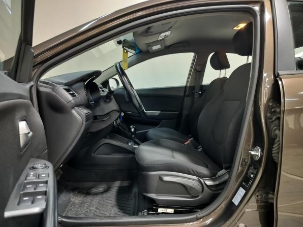 Kia Rio III Рестайлинг с пробегом 2015 года, цена 1 140 000 рублей, 66000 км, седан, Автокод Объявления