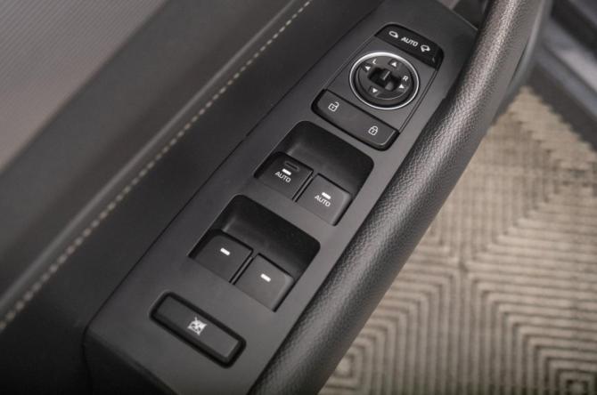 Hyundai Sonata VII (LF) Рестайлинг с пробегом 2018 года, цена 2 199 000 рублей, 71000 км, седан, Автокод Объявления