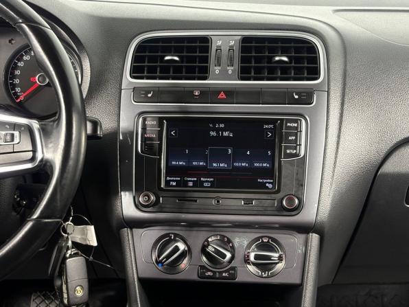 Volkswagen Polo V Рестайлинг с пробегом 2019 года, цена 1 385 000 рублей, 95496 км, седан, Автокод Объявления