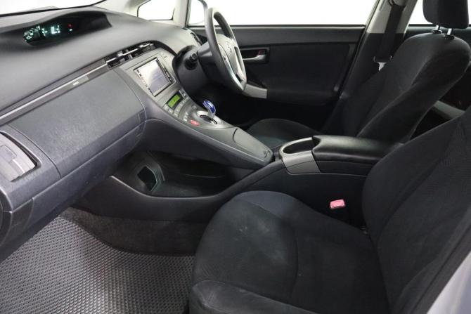 Toyota Prius III Рестайлинг (XW30) с пробегом 2012 года, цена 899 000 рублей, 256000 км, лифтбек, Автокод Объявления