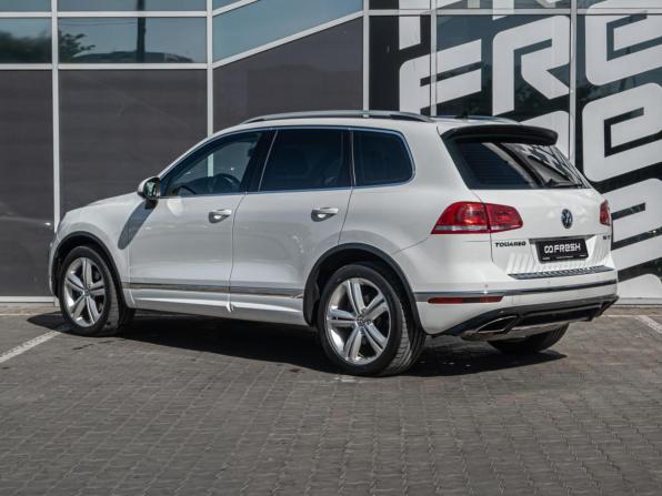 Volkswagen Touareg II Рестайлинг с пробегом 2015 года, цена 2 950 000 рублей, 235854 км, внедорожник, Автокод Объявления