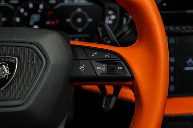 Lamborghini Urus I Рестайлинг с пробегом 2025 года, цена 35 145 000 рублей, 2612 км, внедорожник, Автокод Объявления