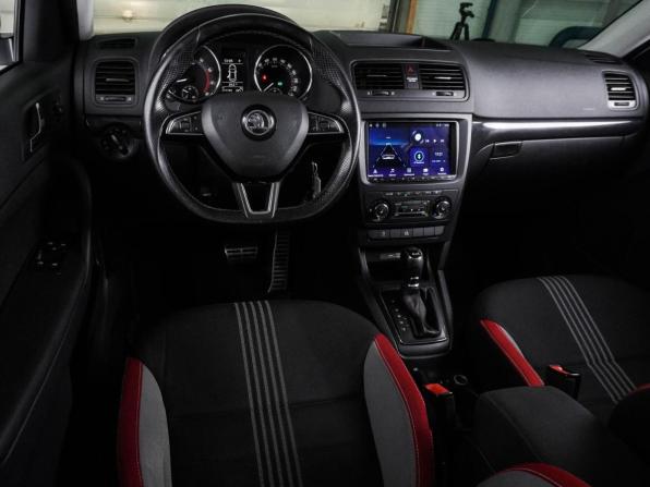 Skoda Yeti I Рестайлинг с пробегом 2017 года, цена 1 319 000 рублей, 211741 км, внедорожник, Автокод Объявления
