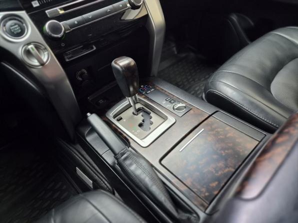 Toyota Land Cruiser 200 Series Рестайлинг 1 с пробегом 2015 года, цена 5 000 000 рублей, 136000 км, внедорожник, Автокод Объявления