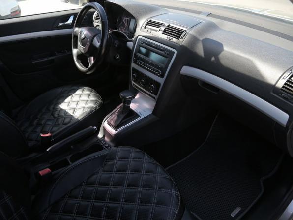 Skoda Octavia II (A5) Рестайлинг с пробегом 2011 года, цена 780 000 рублей, 173000 км, лифтбек, Автокод Объявления