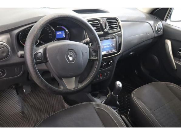Renault Logan II с пробегом 2015 года, цена 675 000 рублей, 218089 км, седан, Автокод Объявления