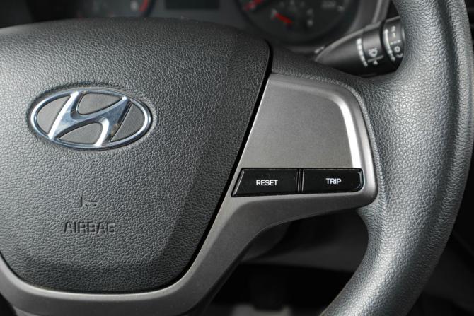 Hyundai Solaris II с пробегом 2018 года, цена 859 000 рублей, 164746 км, седан, Автокод Объявления