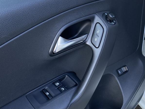 Volkswagen Polo V с пробегом 2014 года, цена 649 000 рублей, 228623 км, седан, Автокод Объявления