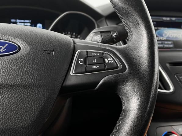Ford Focus III Рестайлинг с пробегом 2017 года, цена 1 275 000 рублей, 130913 км, хэтчбек, Автокод Объявления