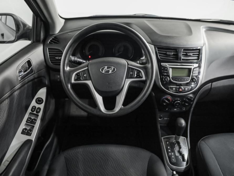 Hyundai Solaris I Санкт-Петербург  - изображение 11