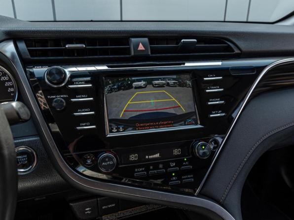 Toyota Camry VIII (XV70) с пробегом 2019 года, цена 2 599 000 рублей, 116856 км, седан, Автокод Объявления