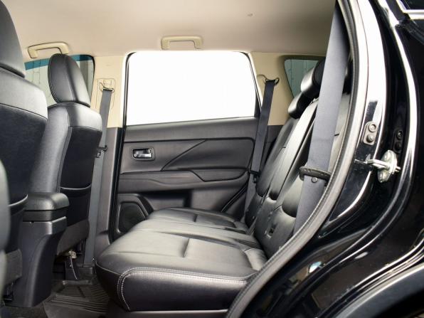 Mitsubishi Outlander III Рестайлинг 2 с пробегом 2016 года, цена 1 949 999 рублей, 156568 км, внедорожник, Автокод Объявления