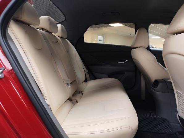 Hyundai Elantra VII (CN7) с пробегом 2021 года, цена 1 649 000 рублей, 71598 км, седан, Автокод Объявления