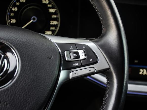 Volkswagen Touareg III с пробегом 2018 года, цена 3 730 000 рублей, 210815 км, внедорожник, Автокод Объявления