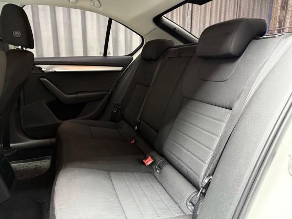 Skoda Octavia III (A7) с пробегом 2015 года, цена 1 449 000 рублей, 144867 км, лифтбек, Автокод Объявления