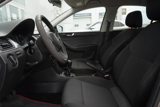 Skoda Rapid I Рестайлинг с пробегом 2019 года, цена 1 275 000 рублей, 103000 км, лифтбек, Автокод Объявления