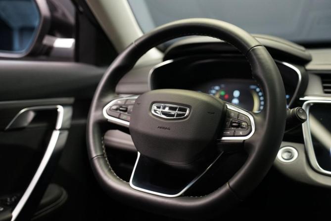 Geely Atlas Pro с пробегом 2023 года, цена 2 290 000 рублей, 63865 км, внедорожник, Автокод Объявления