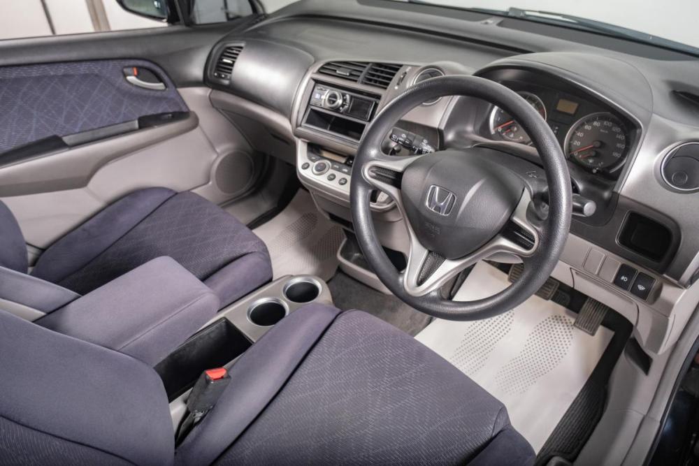 Honda Stream II Рестайлинг Томск  - изображение 8