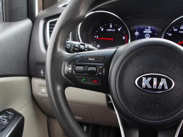 Kia Carnival III с пробегом 2017 года, цена 2 380 000 рублей, 118000 км, минивэн, Автокод Объявления