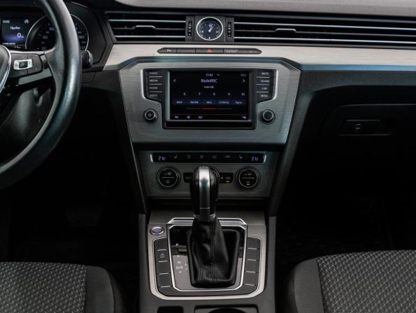 Volkswagen Passat B8 с пробегом 2016 года, цена 1 599 000 рублей, 173105 км, седан, Автокод Объявления