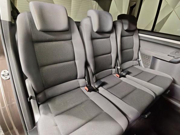 Volkswagen Touran I Рестайлинг 2 с пробегом 2012 года, цена 943 000 рублей, 229386 км, компактвэн, Автокод Объявления