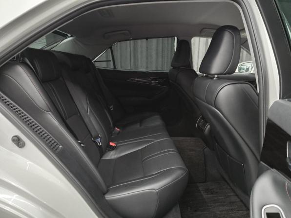 Toyota Crown XIV (S210) Рестайлинг с пробегом 2015 года, цена 2 649 000 рублей, 193000 км, седан, Автокод Объявления