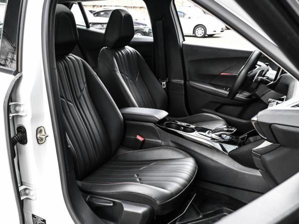 Peugeot 2008 II с пробегом 2021 года, цена 1 919 000 рублей, 13598 км, внедорожник, Автокод Объявления