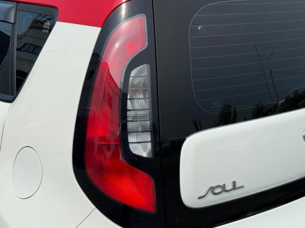 Kia Soul II Рестайлинг с пробегом 2018 года, цена 1 550 000 рублей, 100000 км, хэтчбек, Автокод Объявления