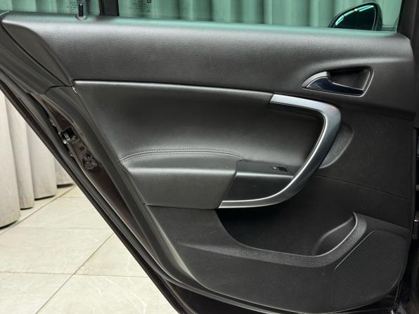 Opel Insignia I Рестайлинг с пробегом 2014 года, цена 1 279 000 рублей, 119499 км, универсал, Автокод Объявления