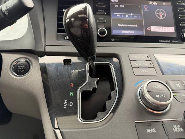 Toyota Sienna III Рестайлинг 2 с пробегом 2019 года, цена 3 275 000 рублей, 156636 км, минивэн, Автокод Объявления